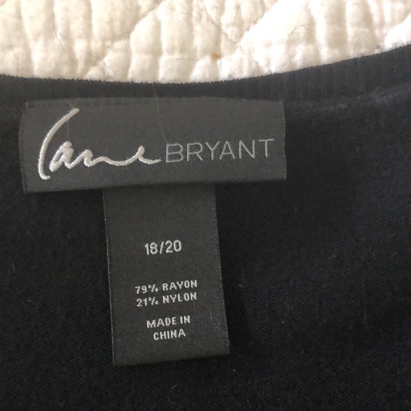 One button shrug - Picture 2 of 3